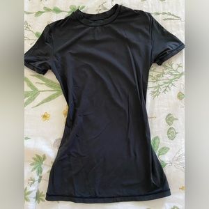 SKIMS fits everybody tee in onyx xxs